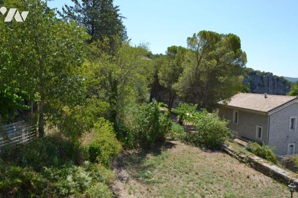 MAISON DE VILLAGE MITOYENNE AVEC TERRAIN ATTENANT DE 1920 m²