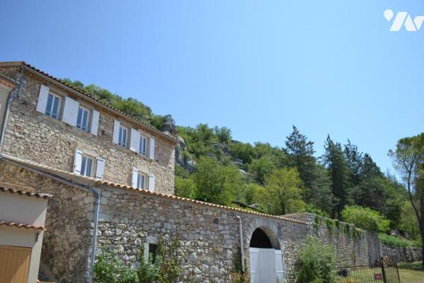 MAISON DE VILLAGE MITOYENNE AVEC TERRAIN ATTENANT DE 1920 m²