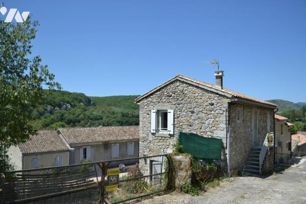 MAISON DE VILLAGE MITOYENNE AVEC TERRAIN ATTENANT DE 1920 m²