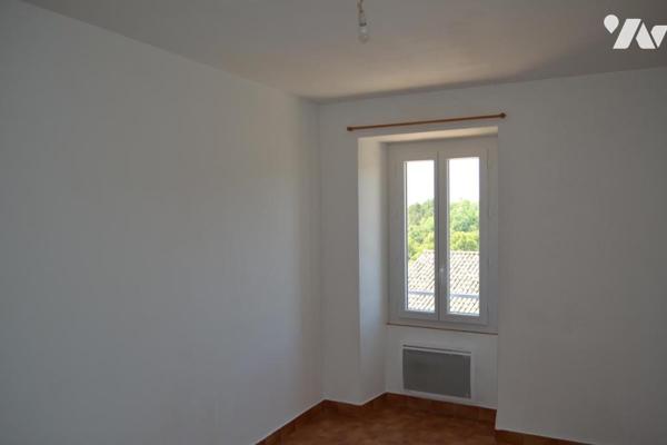 MAISON DE VILLAGE MITOYENNE AVEC TERRAIN ATTENANT DE 1920 m²