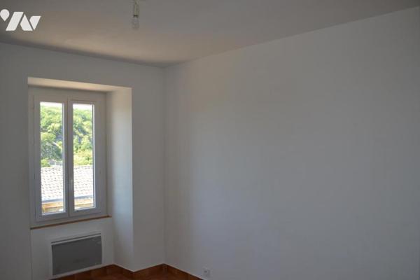 MAISON DE VILLAGE MITOYENNE AVEC TERRAIN ATTENANT DE 1920 m²