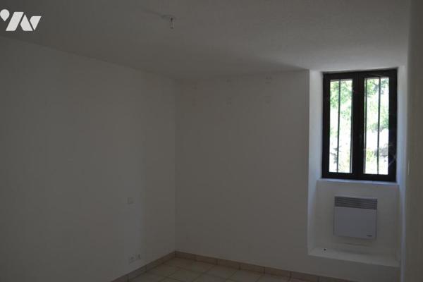 MAISON DE VILLAGE MITOYENNE AVEC TERRAIN ATTENANT DE 1920 m²