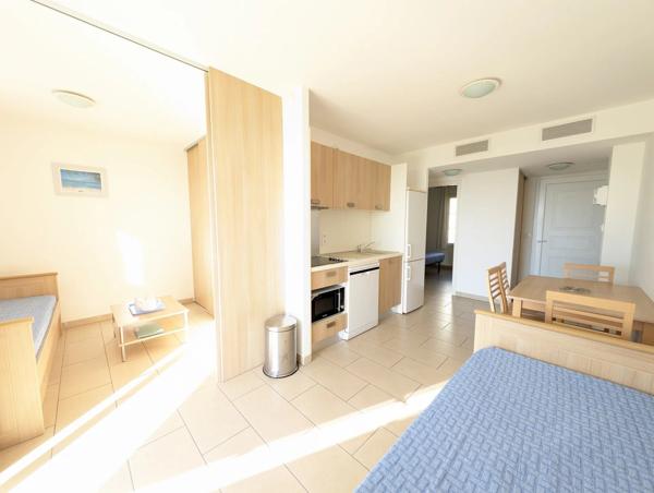 T2 Vue mer sur le port de plaisance