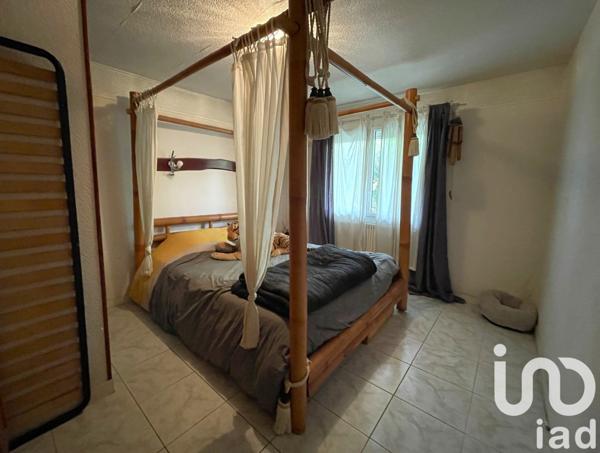 Maison traditionnelle 6 pièces de 143 m² à Médis (17600)