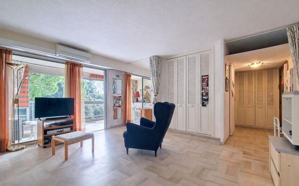 Appartement à vendre    1 pièce • 32,93 m2 Le Cannet