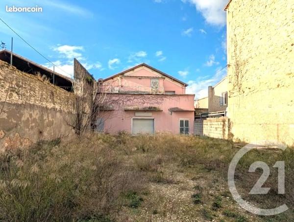 Maison à vendre  4 pièces - 100 m 2   ST GILLES  - 30