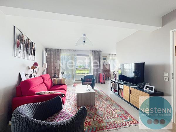 Appartement 3 pièces à Blois - Secteur Chocolaterie/Gare : luminosité, balcon plein sud, vue dégagée, parking en sous-sol. Une perle rare au prix incroyable. Cliquez avant qu'il ne soit trop tard !