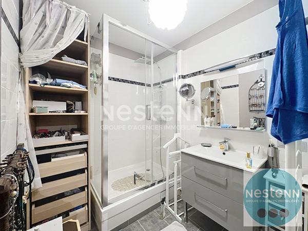 Appartement 3 pièces à Blois - Secteur Chocolaterie/Gare : luminosité, balcon plein sud, vue dégagée, parking en sous-sol. Une perle rare au prix incroyable. Cliquez avant qu'il ne soit trop tard !