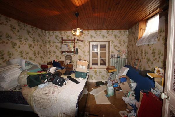 Vente                                                      Maison de ville
                        
                     5 pièces                      120 m2                     à Issoire
