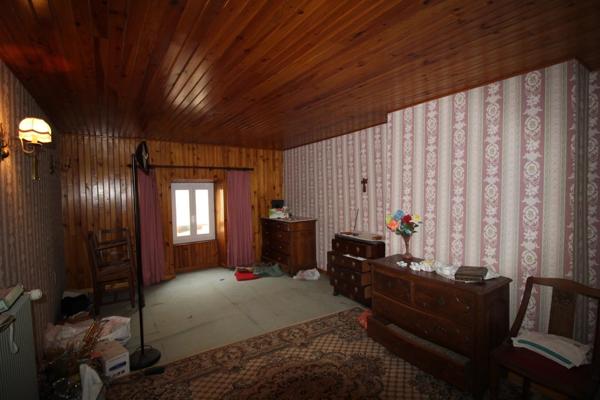 Vente                                                      Maison de ville
                        
                     5 pièces                      120 m2                     à Issoire