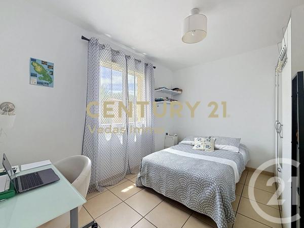 Maison à vendre  6 pièces - 125,80 m 2   GIGEAN  - 34