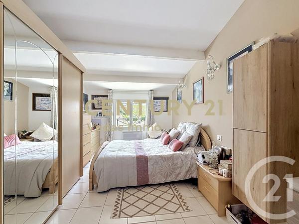 Maison à vendre  6 pièces - 125,80 m 2   GIGEAN  - 34