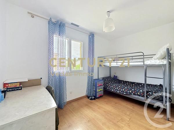 Maison à vendre  6 pièces - 125,80 m 2   GIGEAN  - 34