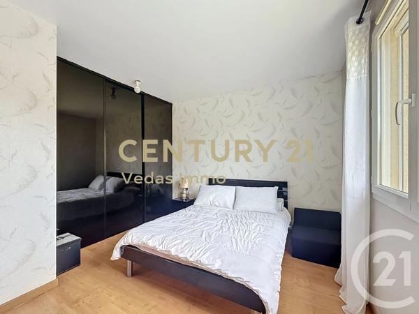 Maison à vendre  6 pièces - 125,80 m 2   GIGEAN  - 34