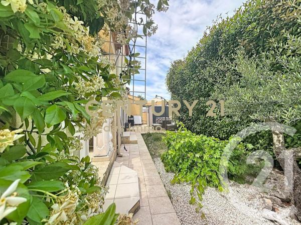 Maison à vendre  6 pièces - 125,80 m 2   GIGEAN  - 34