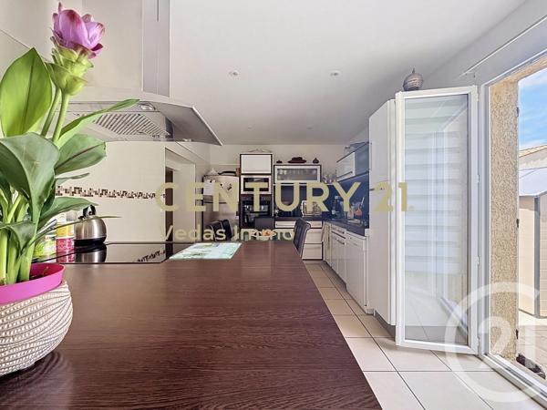 Maison à vendre  6 pièces - 125,80 m 2   GIGEAN  - 34