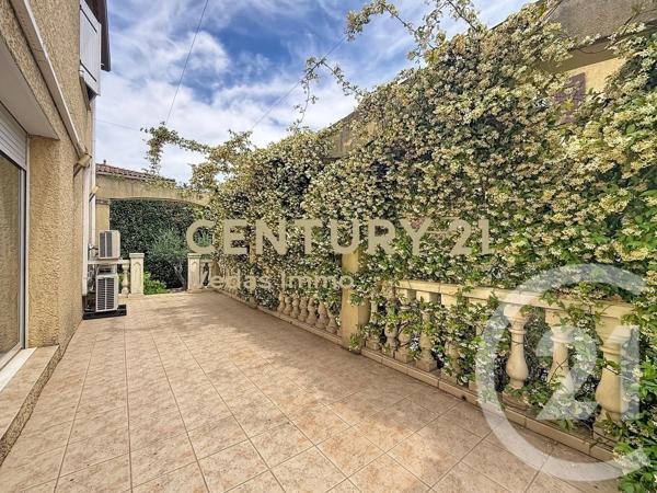 Maison à vendre  6 pièces - 125,80 m 2   GIGEAN  - 34
