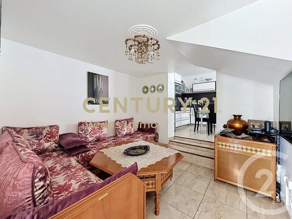Maison à vendre  6 pièces - 125,80 m 2   GIGEAN  - 34