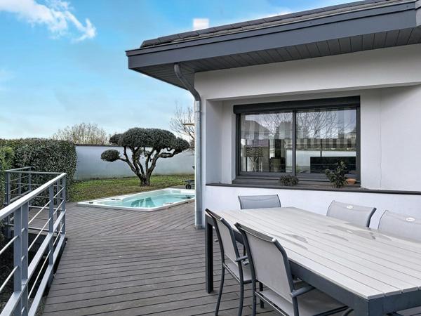 Propriété de 272m²  édifiée sur un terrain de 680m²