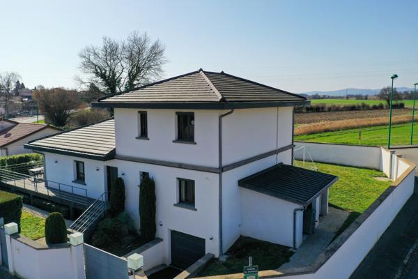 Propriété de 272m²  édifiée sur un terrain de 680m²