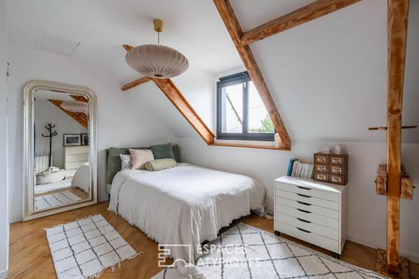 La maison contemporaine et sa dépendance aménagée