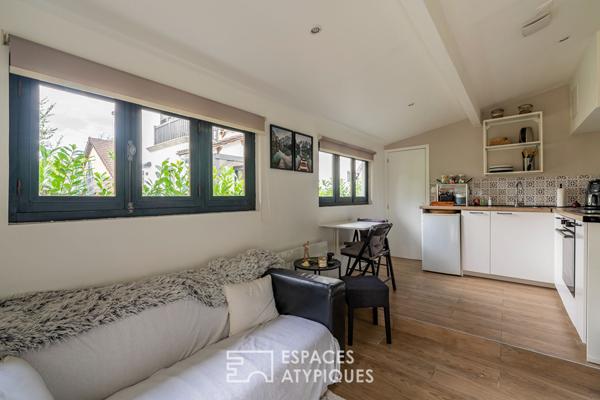 La maison contemporaine et sa dépendance aménagée