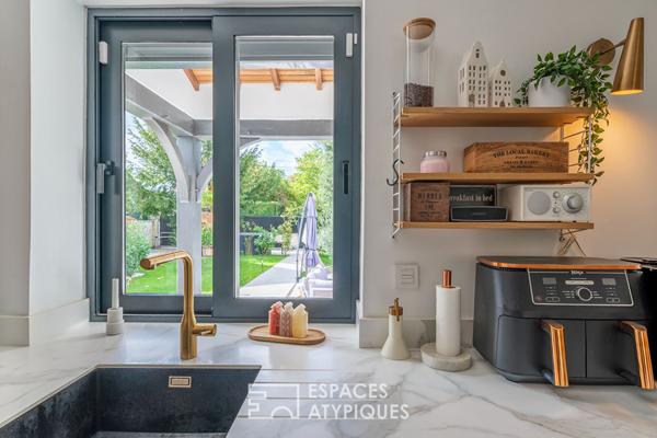 La maison contemporaine et sa dépendance aménagée