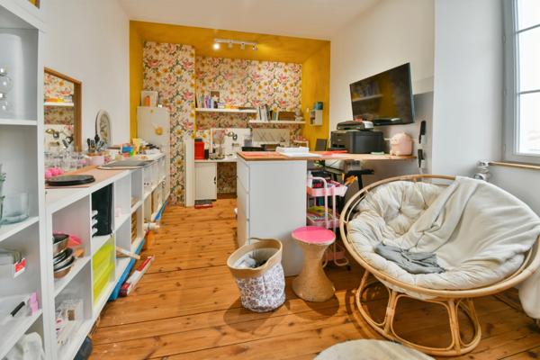 Maison à vendre 9 pièces proche de TONNAY CHARENTE (17)