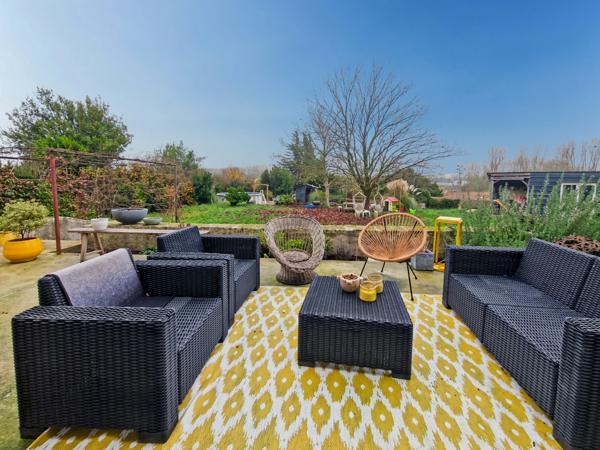 Maison à vendre 9 pièces proche de TONNAY CHARENTE (17)