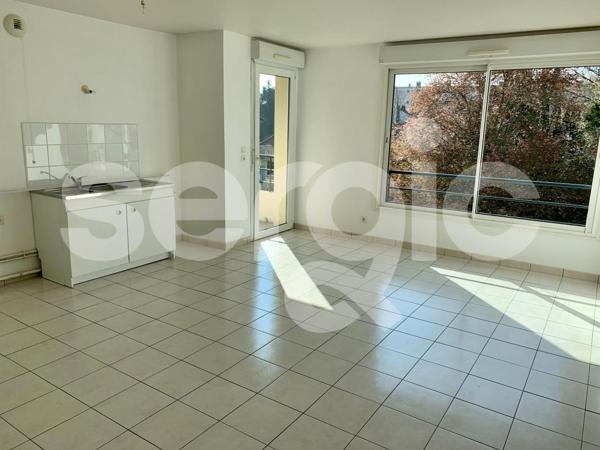Location 3 Pieces 57 80090 Amiens 25 0660 01 0056