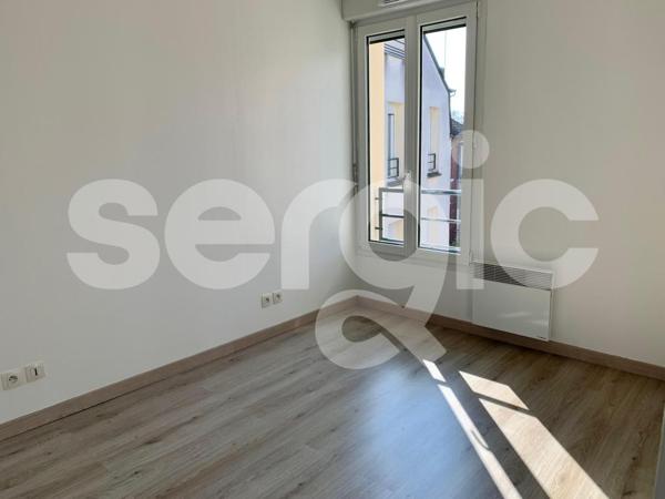 Location 3 Pieces 57 80090 Amiens 25 0660 01 0056
