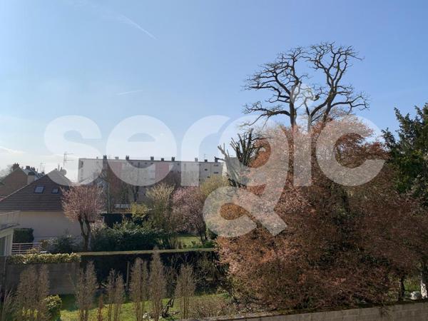 Location 3 Pieces 57 80090 Amiens 25 0660 01 0056