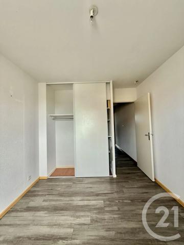 Appartement F3 à vendre  3 pièces - 64,05 m 2   YZEURE  - 03