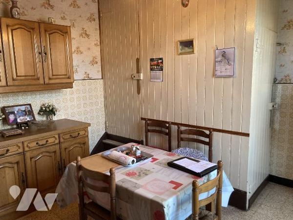 petite maison de village à rénover avec jardin et garage
