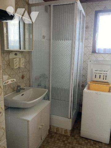 petite maison de village à rénover avec jardin et garage