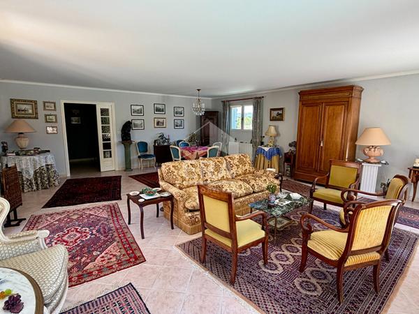 VIDAUBAN Maison 131m² , Calme, Piscine, Garage