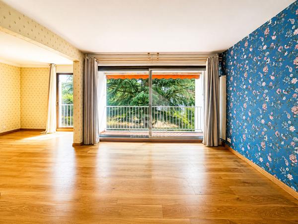 PAU - Trespoey : Appartement T3 de 77m2 avec balcon et place de parking dans une résidence de standing