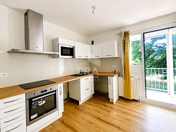 PAU - Trespoey : Appartement T3 de 77m2 avec balcon et place de parking dans une résidence de standing