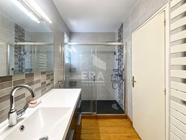 PAU - Trespoey : Appartement T3 de 77m2 avec balcon et place de parking dans une résidence de standing