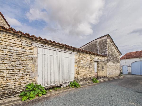 Maison de village avec cachet et dépendance de 136 m²