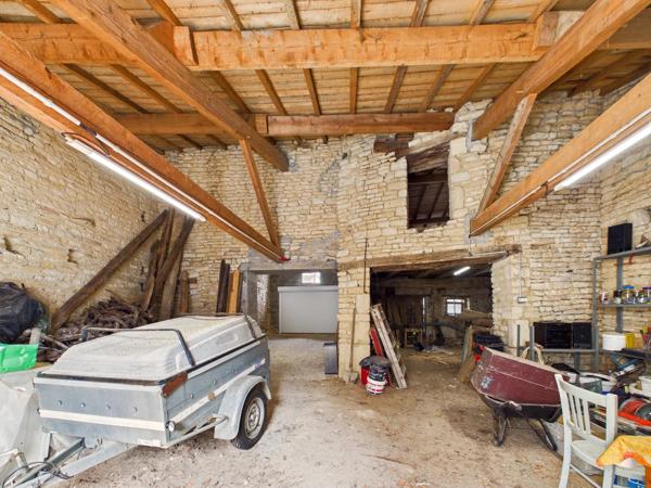 Maison de village avec cachet et dépendance de 136 m²