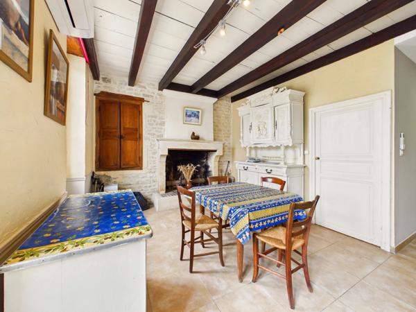 Maison de village avec cachet et dépendance de 136 m²