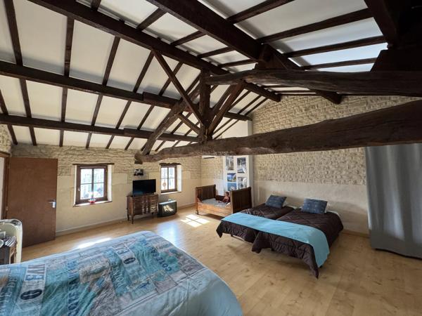 Maison de village avec cachet et dépendance de 136 m²