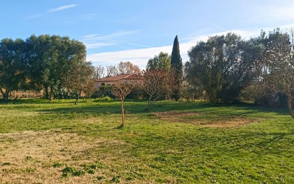 Maison à vendre    4 pièces •  Uzès