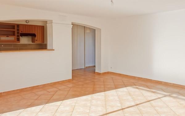 Maison à vendre    4 pièces •  Uzès