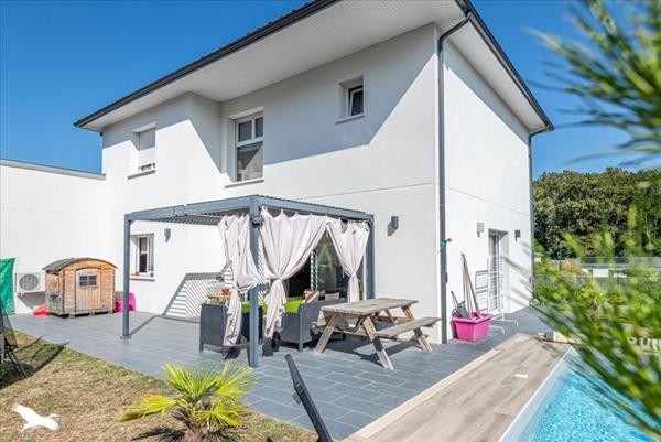 Maison à vendre |  Pompignac |  6 pièces | 174 m²