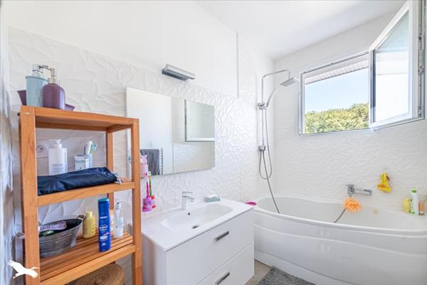 Maison à vendre |  Pompignac |  6 pièces | 174 m²