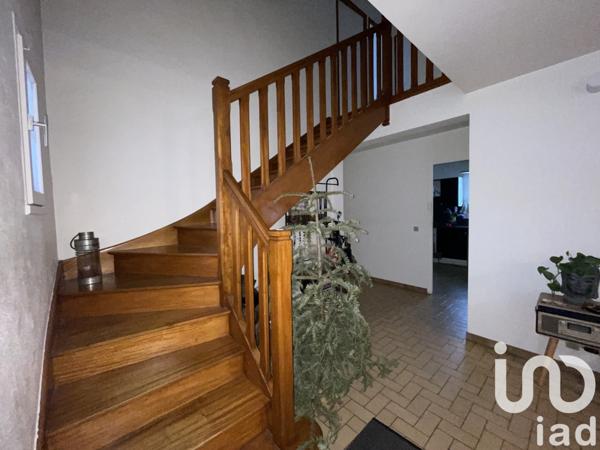 Maison traditionnelle 4 pièces de 130 m² à La Breille-les-Pins (49390)