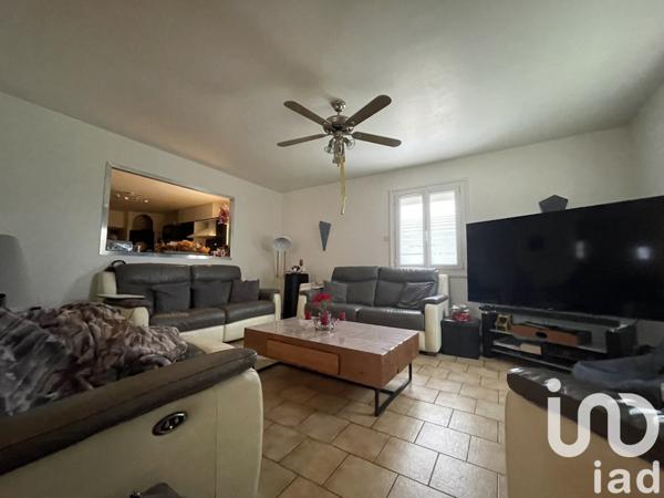 Maison traditionnelle 4 pièces de 130 m² à La Breille-les-Pins (49390)