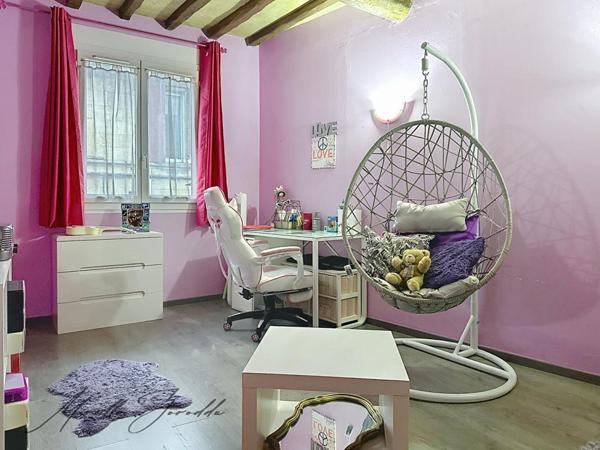 Beaucaire maison en pierre de  6 pièces  169 m² avec terrasses et doubles garages